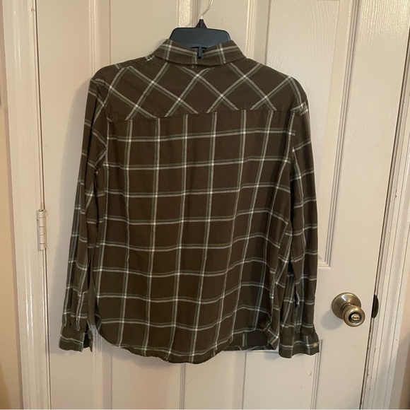 Green Flannel Women’s Shirt - Picture 3 of 4